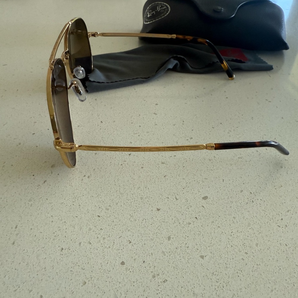 Ray Ban Polarized Oversized Aviators, Gold Frames - Picture 5 of 8